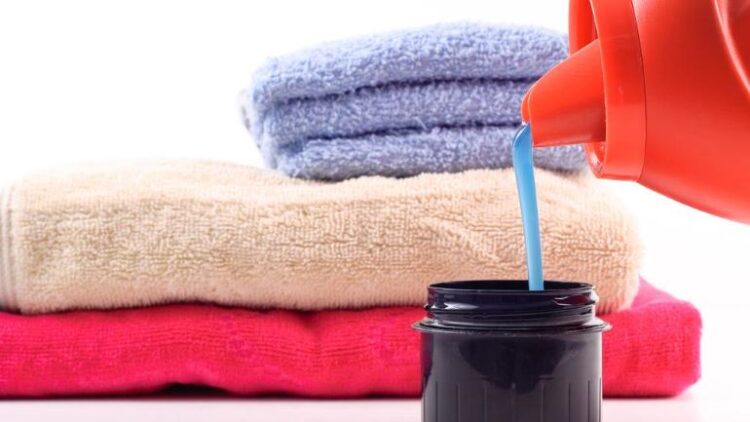 Как вывести пятно с одежды